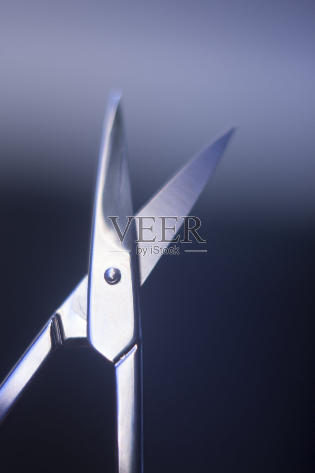 指甲剪用于修剪手和脚趾甲的美容护理和个人护理。照片摄影图片