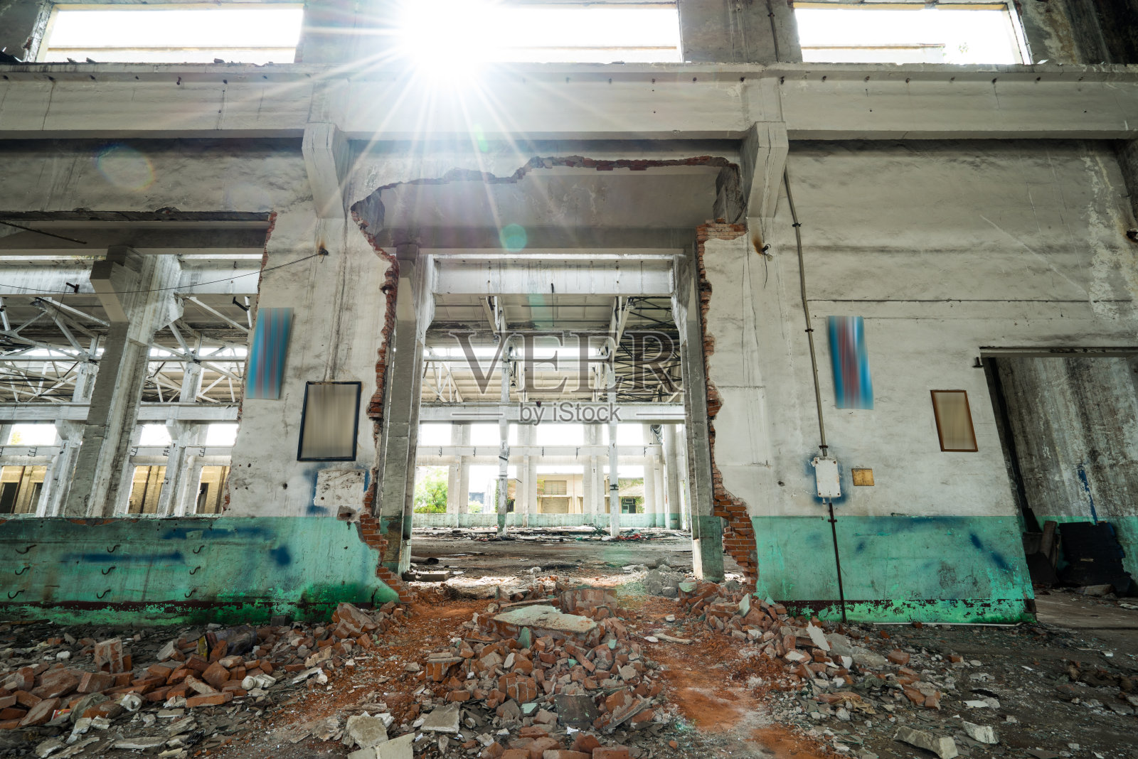 旧厂房被毁照片摄影图片