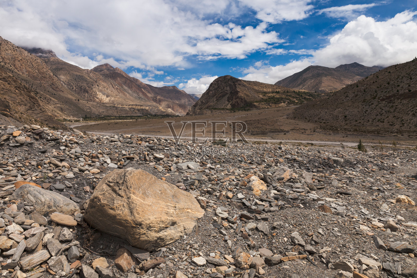 尼泊尔安纳普尔纳山脉，喜马拉雅山脉的景观。照片摄影图片