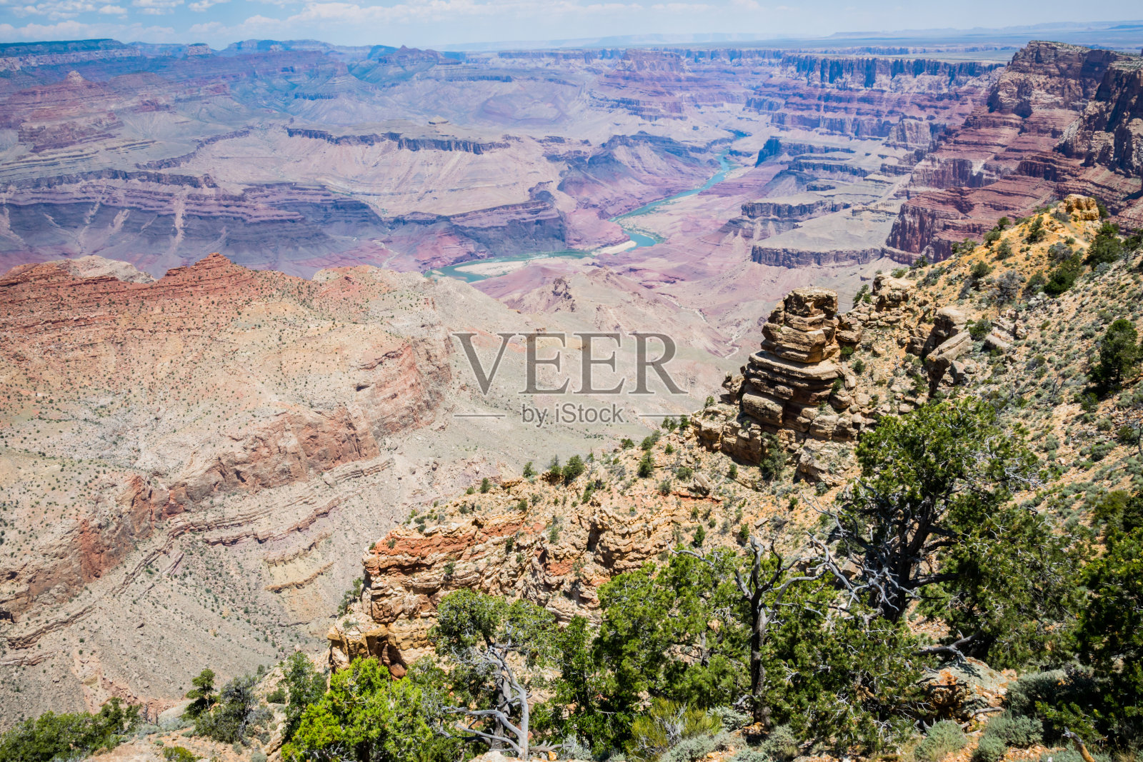 科罗拉多河的河谷，位于大峡谷峡谷中。亚利桑那州科罗拉多高原照片摄影图片