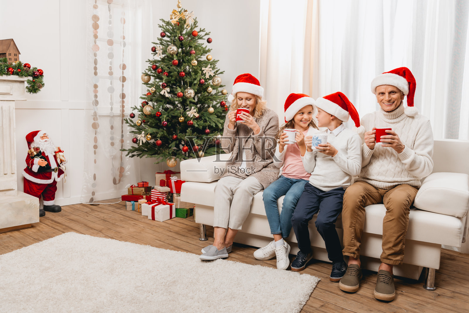 全家欢度圣诞照片摄影图片