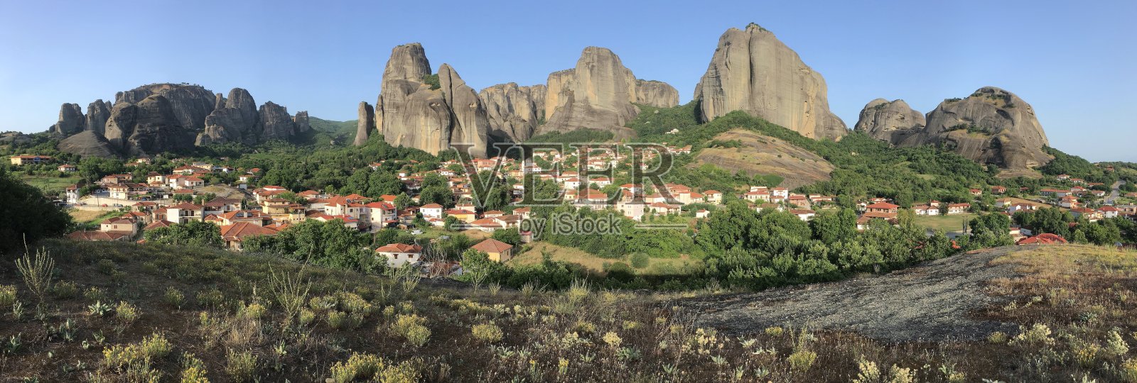 迈特拉山谷全景图。卡拉姆巴卡，卡斯特拉基，希腊中部。照片摄影图片