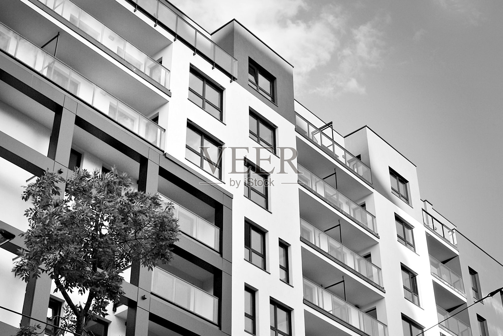 现代，豪华公寓大楼。黑色和白色。照片摄影图片