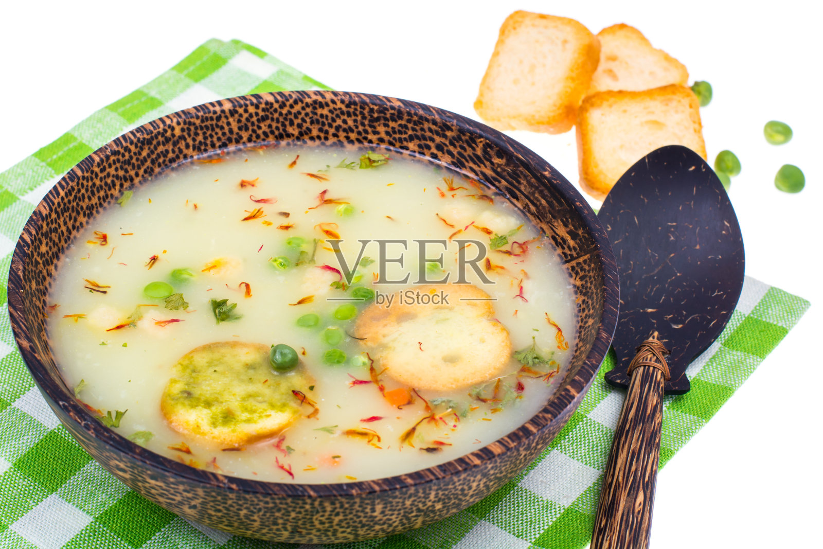 素菜汤，土豆泥配面包丁照片摄影图片