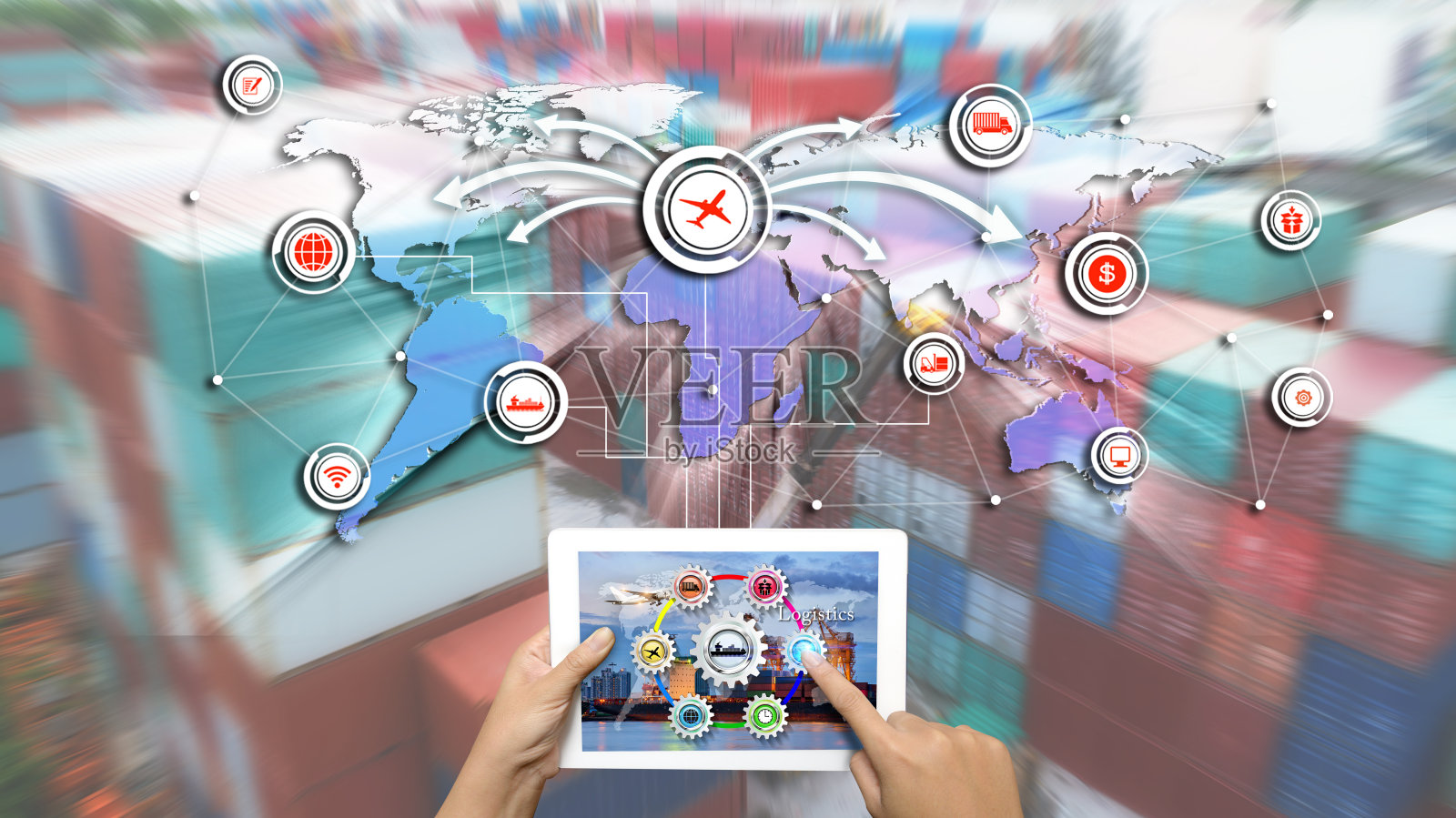 手握板是在物流工业集装箱货轮前端的触摸屏界面上按下按钮，实现快速或即时运输的概念，在线订购全球范围内的货物照片摄影图片