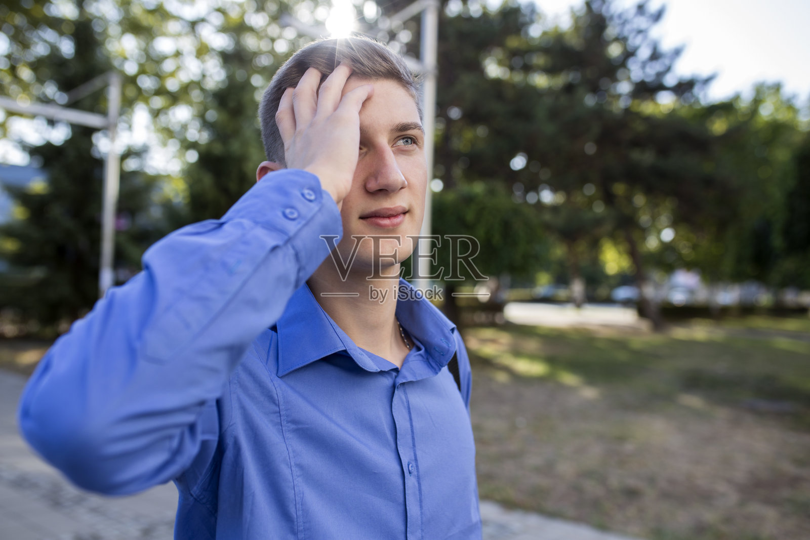 年轻英俊的家伙照片摄影图片