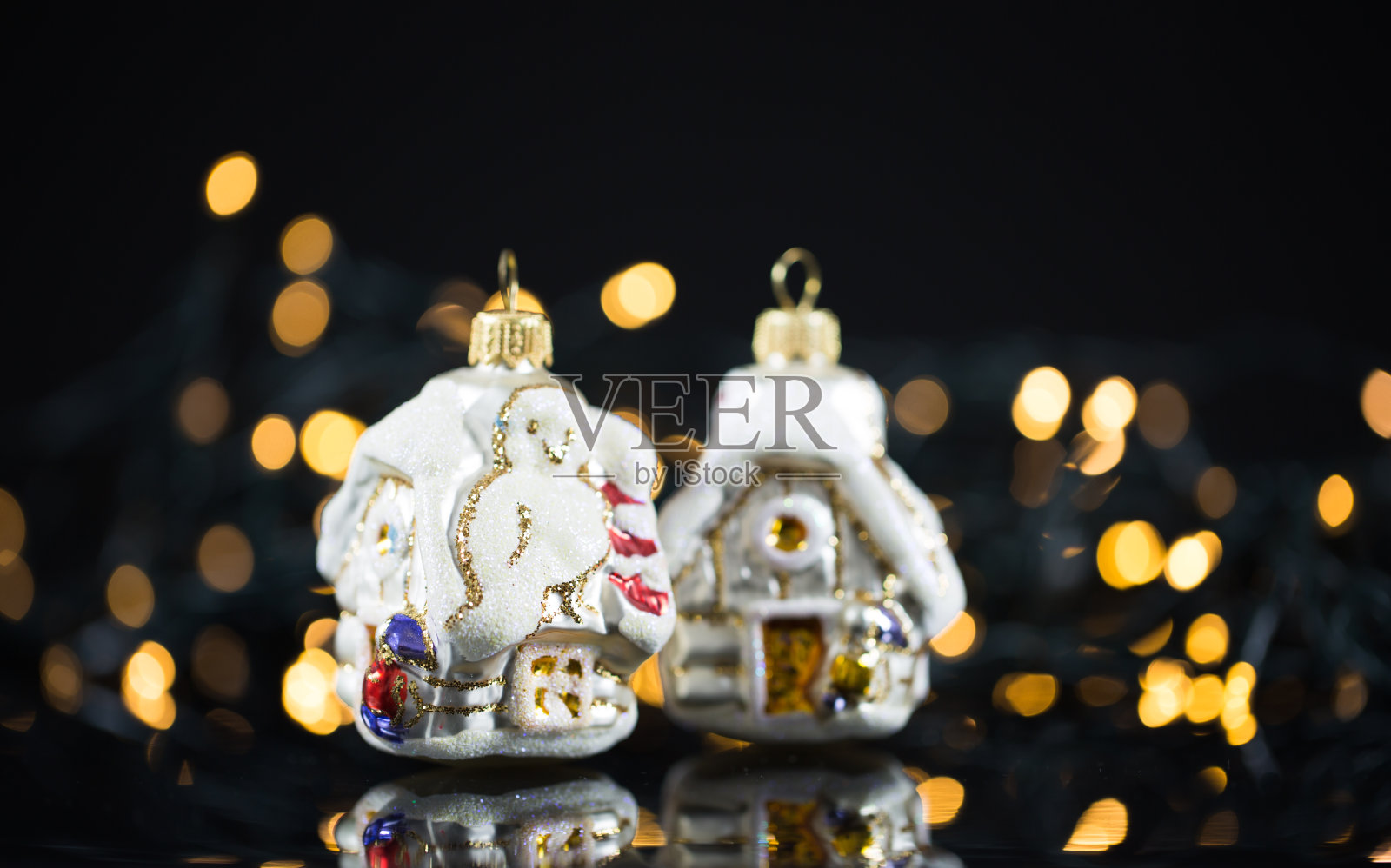 圣诞装饰/装饰品孤立在背景上。照片摄影图片