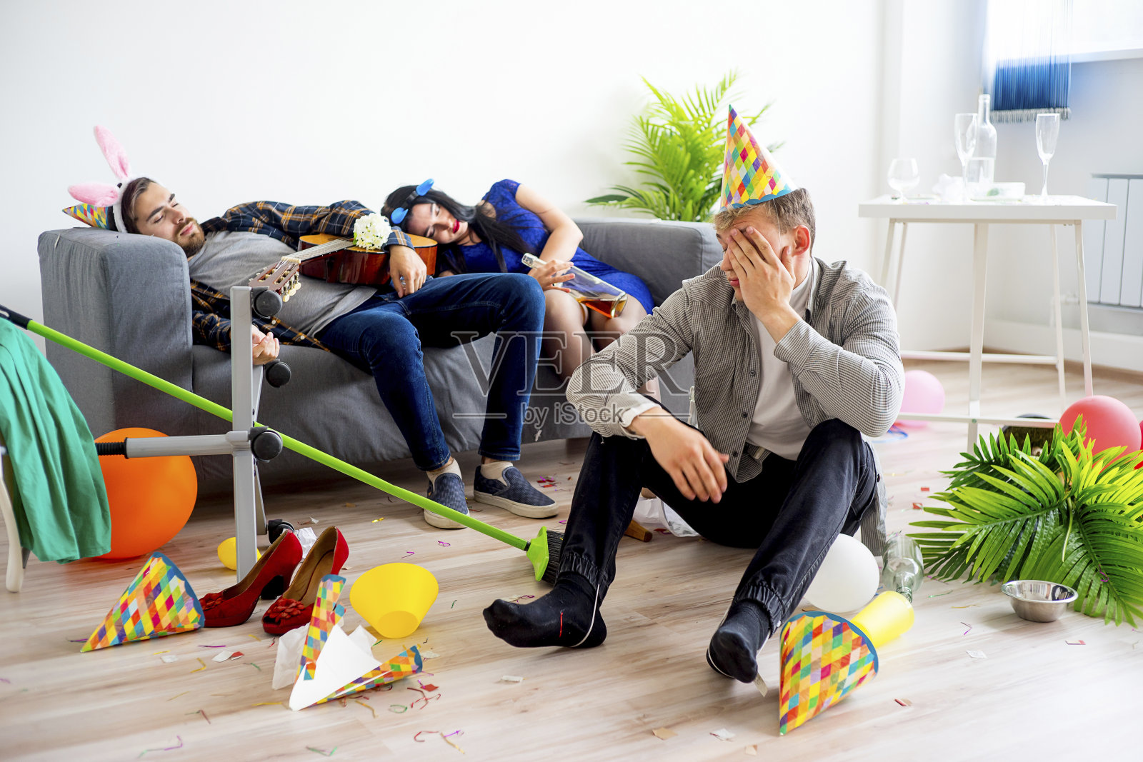 派对后的宿醉照片摄影图片
