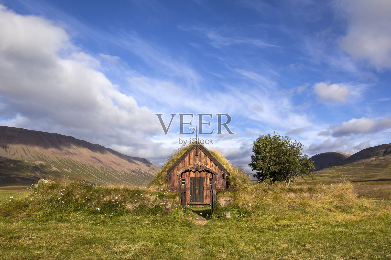 Grafarkirkja是冰岛北部的一个小教堂照片摄影图片