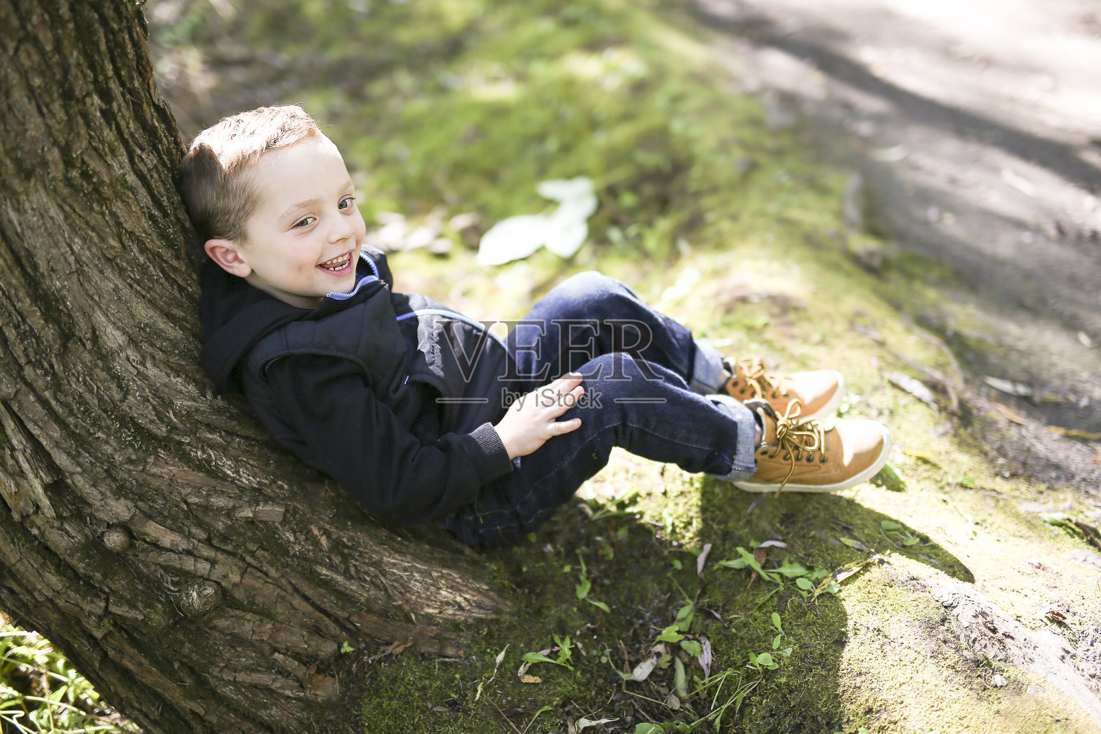 天性可爱的孩子照片摄影图片
