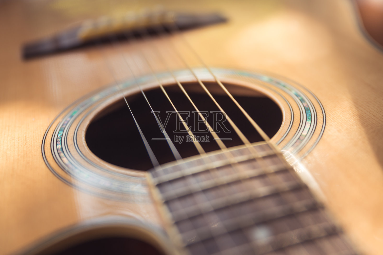 经典吉他的细节与浅景深的领域照片摄影图片