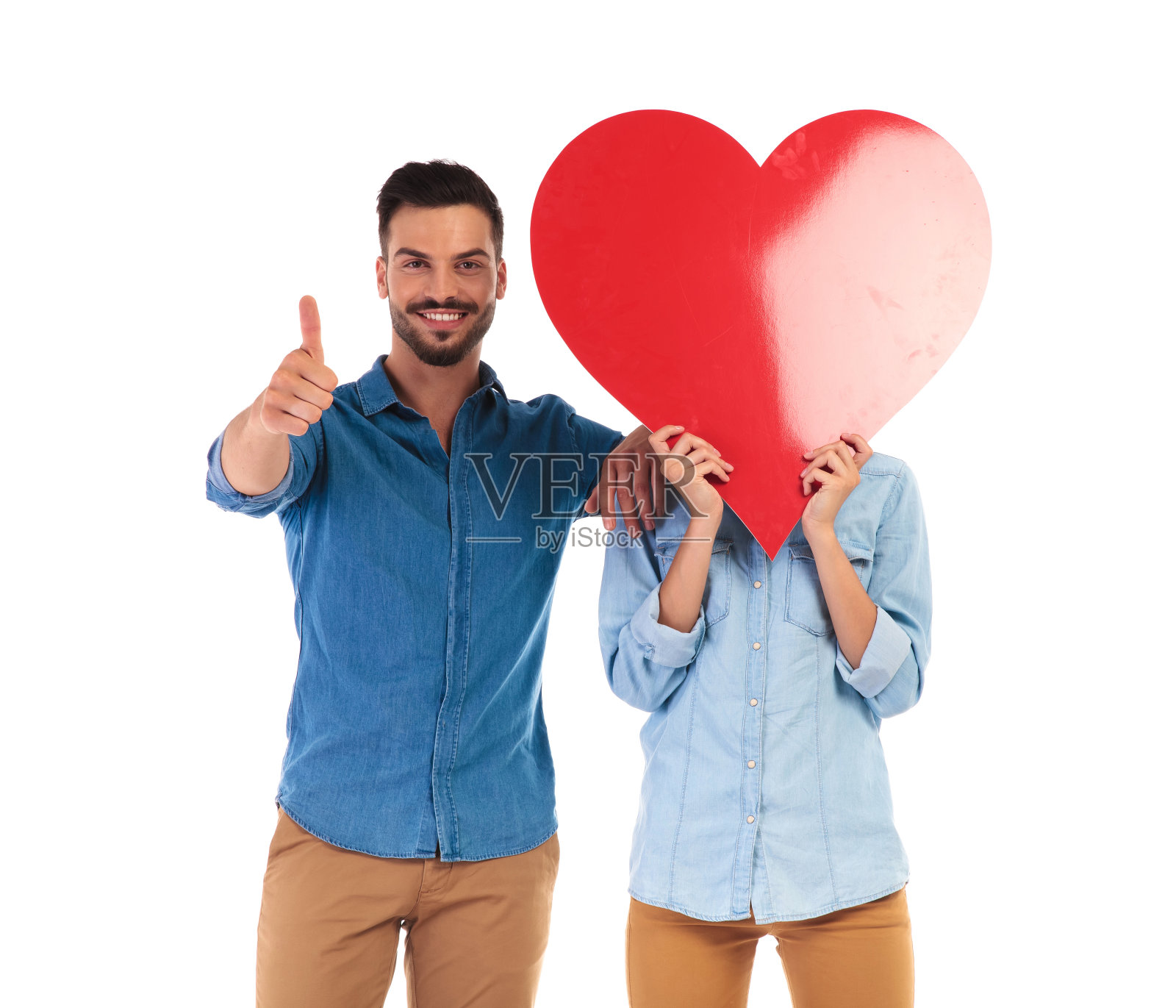 男人做ok，而女人用心捂脸照片摄影图片