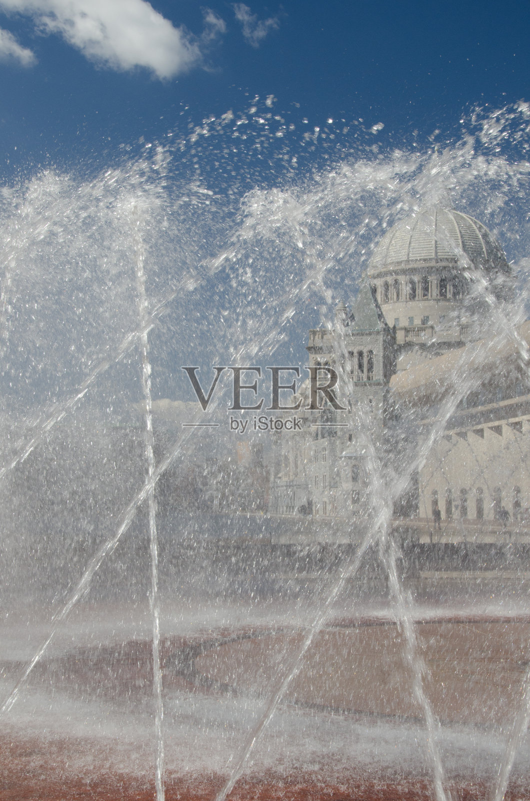 基督教科学教堂的喷泉照片摄影图片