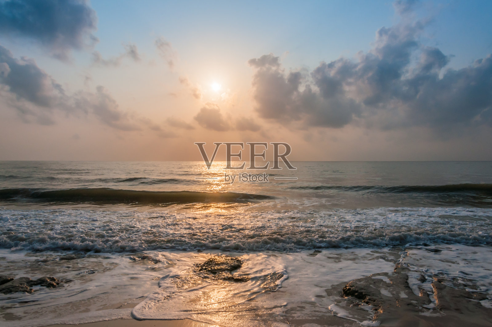 早上在海滩照片摄影图片