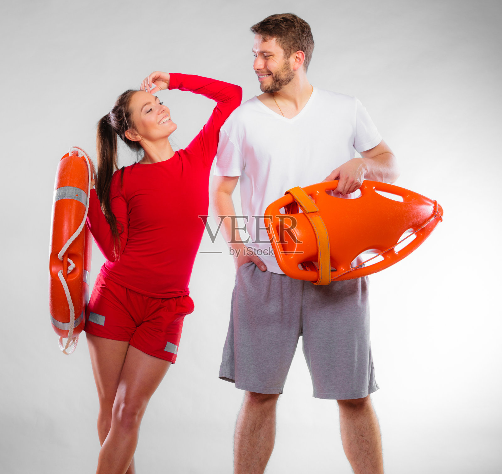 救生员夫妇和救援设备照片摄影图片