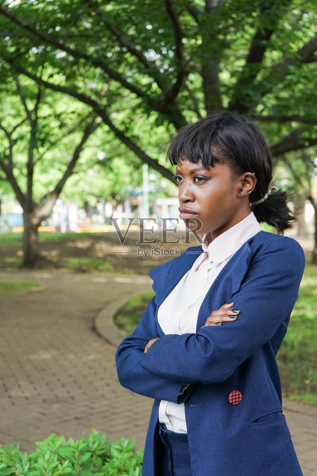 愤怒的非洲妇女照片摄影图片