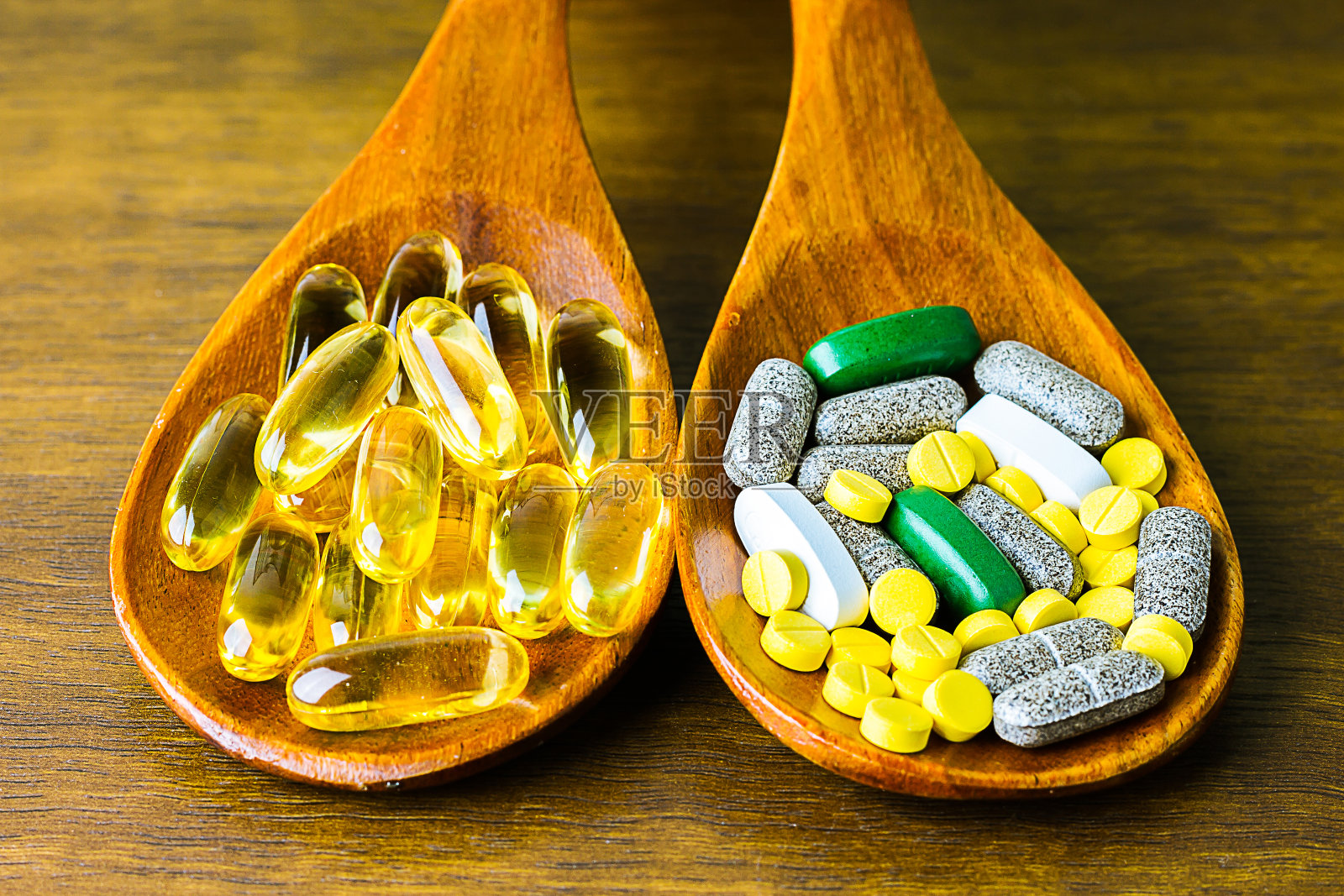 药物处方用于治疗药物。药品，保健容器内治疗。药房主题，胶囊药丸与药抗生素包装。照片摄影图片