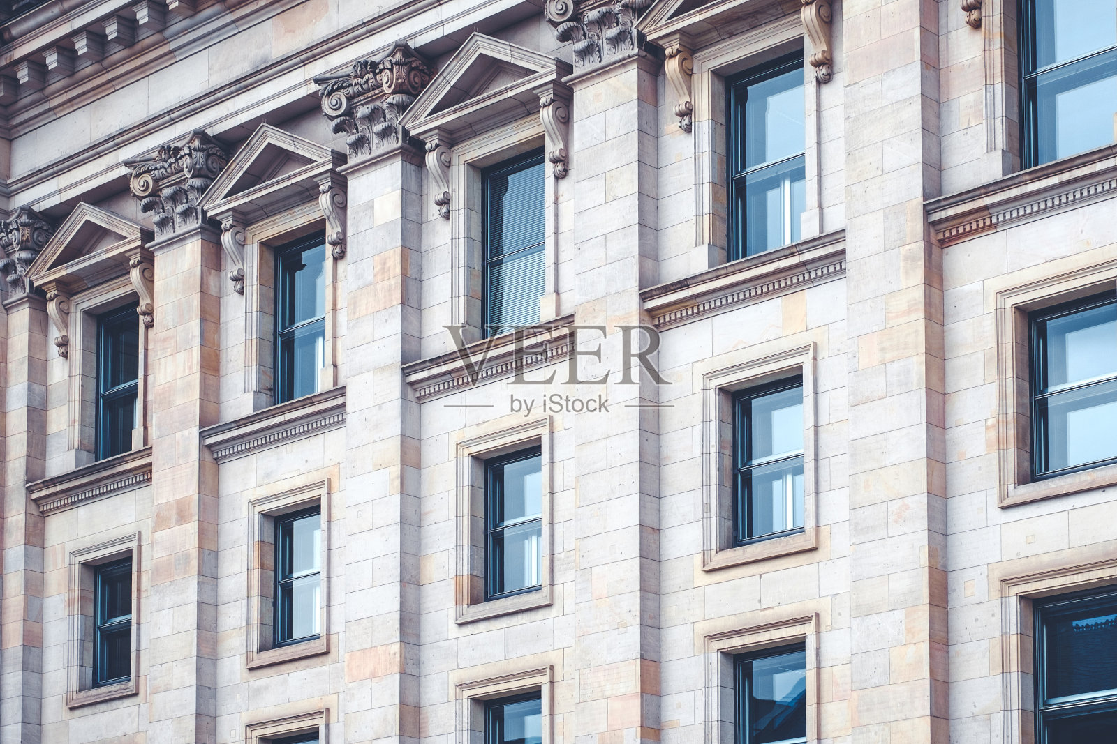 德国国会大厦外部-德国政府建筑的历史立面细节，柏林国会大厦照片摄影图片