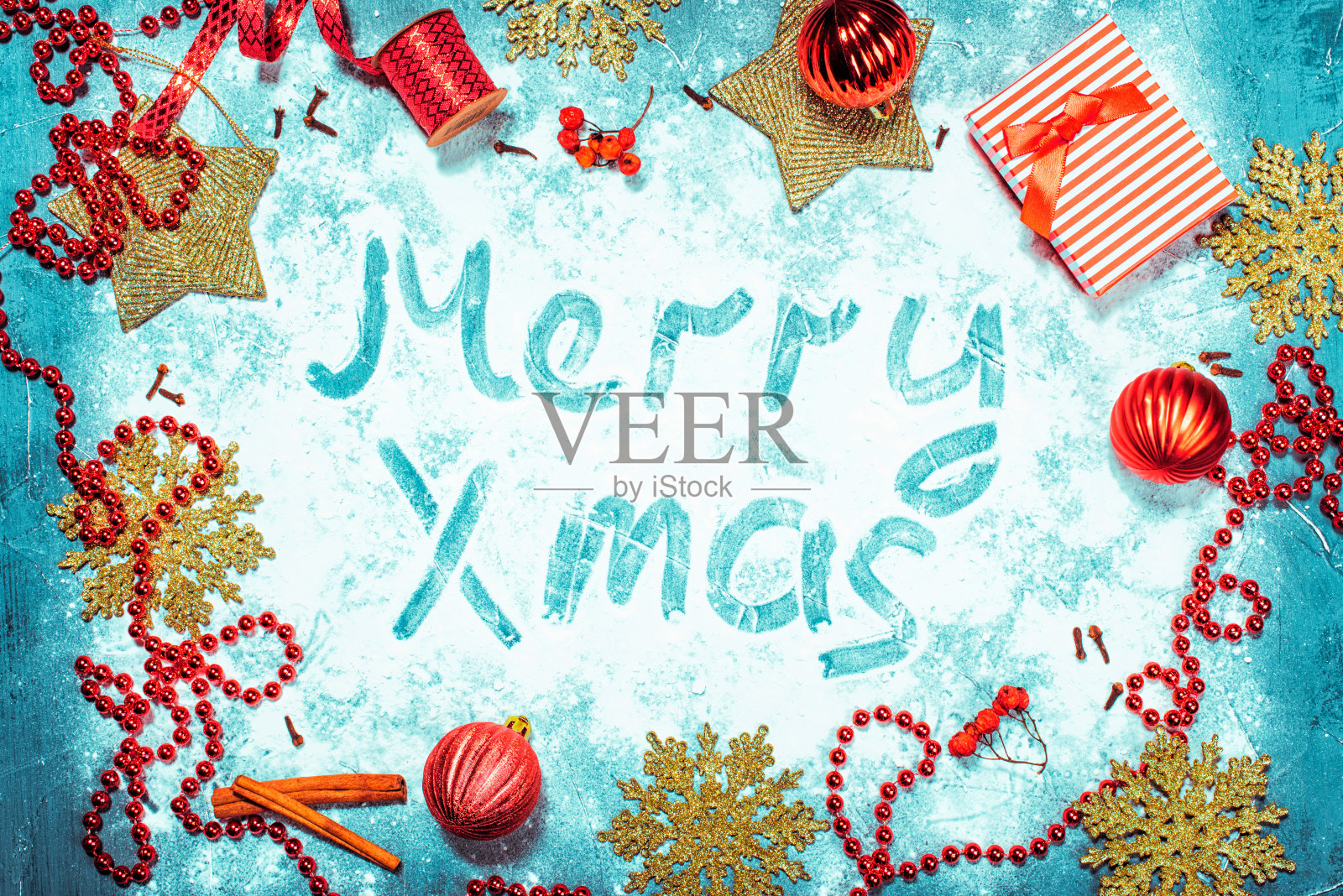 圣诞背景装饰和礼盒。照片摄影图片