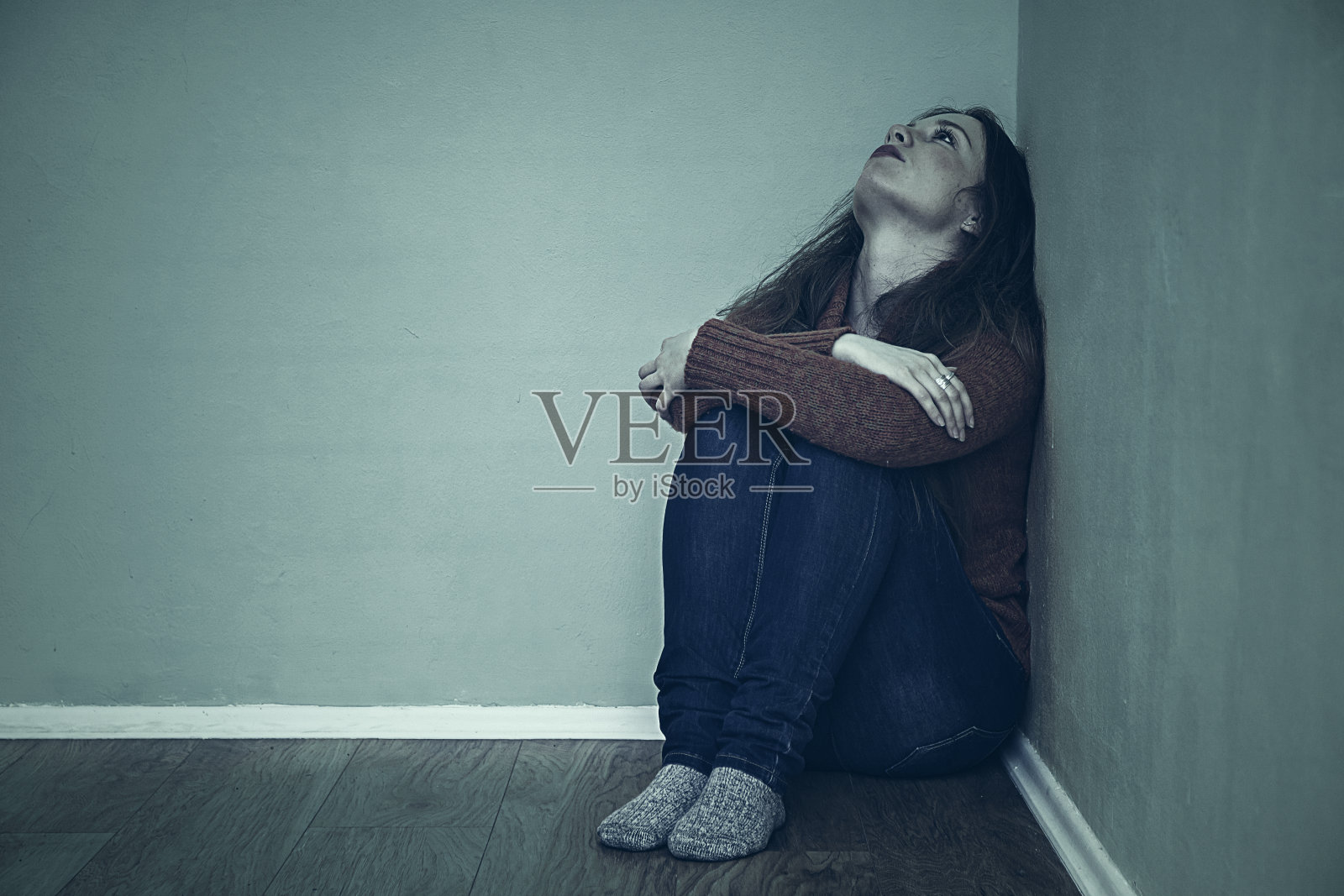 沮丧的少女照片摄影图片