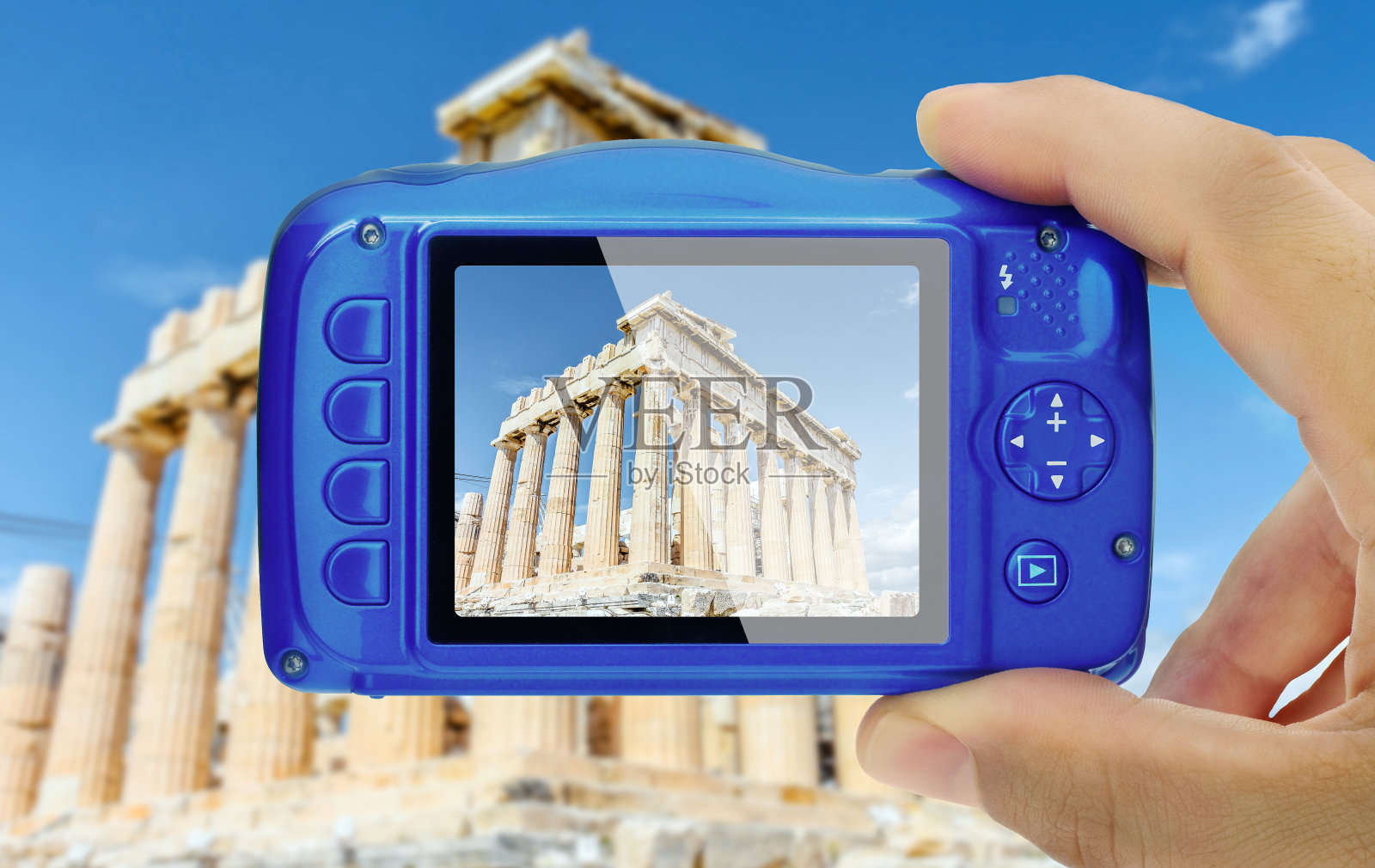 拍摄希腊雅典卫城的紧凑型相机显示pov照片摄影图片