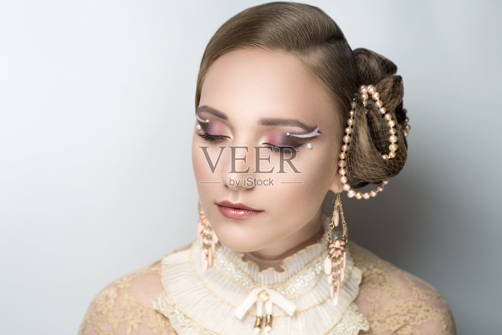 女人化妆照片摄影图片