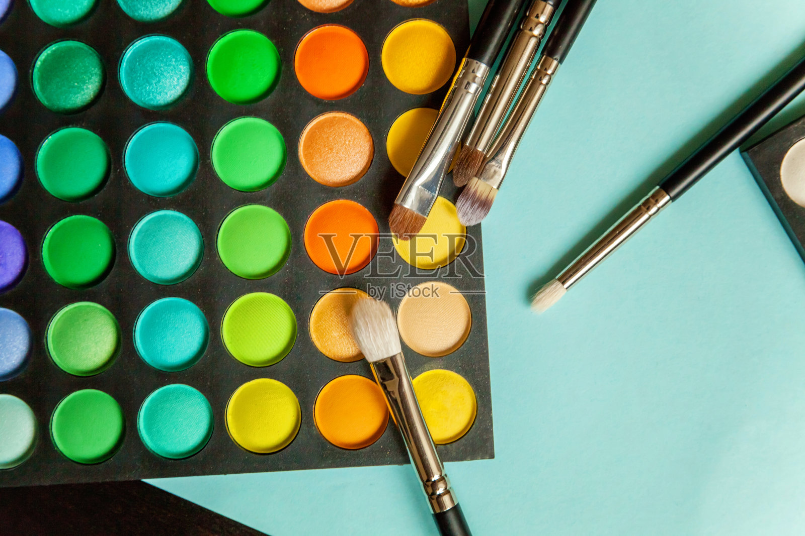 化妆调色板和工具照片摄影图片