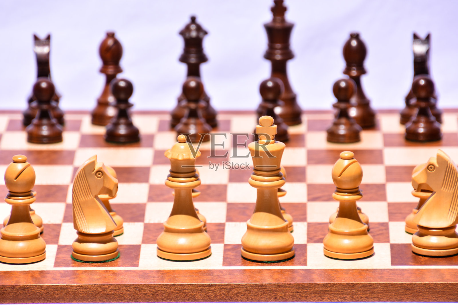 木制国际象棋棋子照片摄影图片