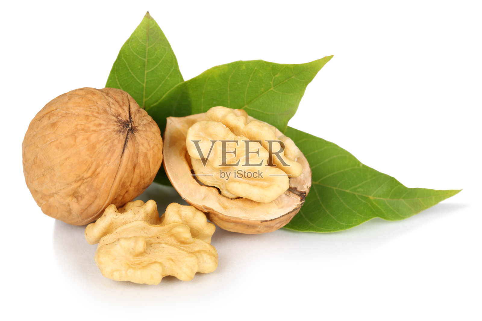 17、桃仁秋实，桃仁秋实，孤立落白照片摄影图片