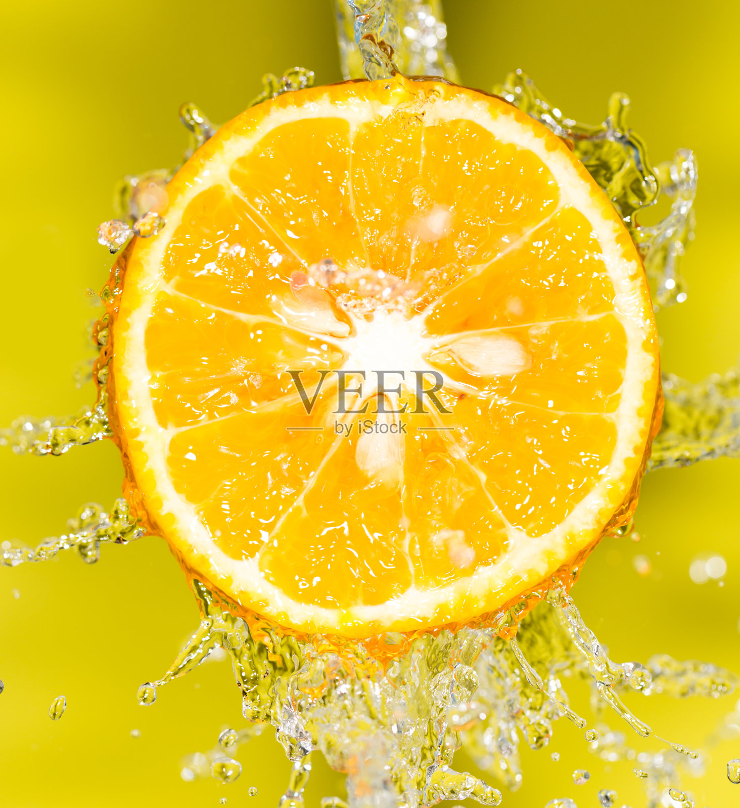 橙色的水和黄色的背景照片摄影图片