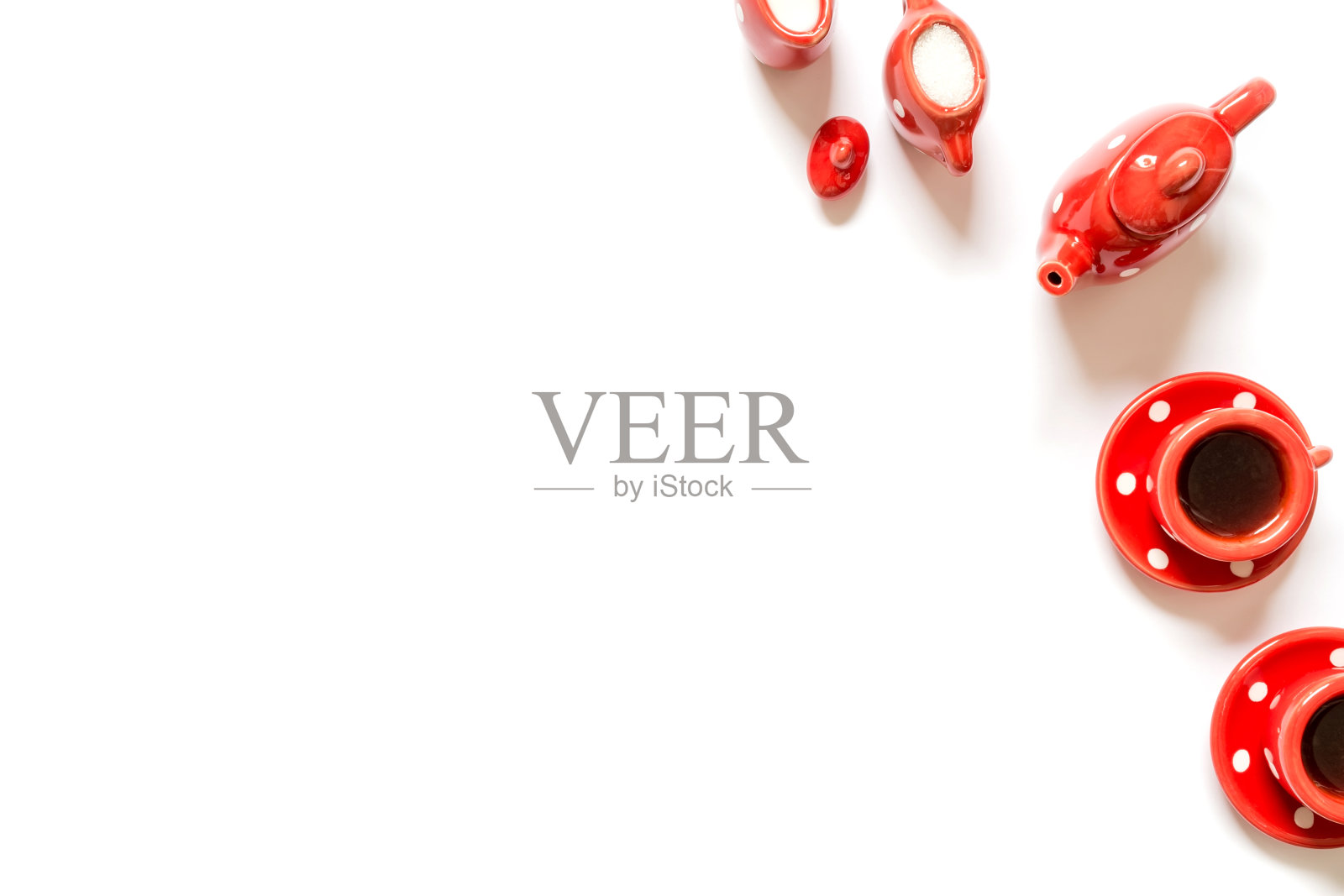 一杯咖啡，一杯茶，与一杯牛奶和糖隔离照片摄影图片