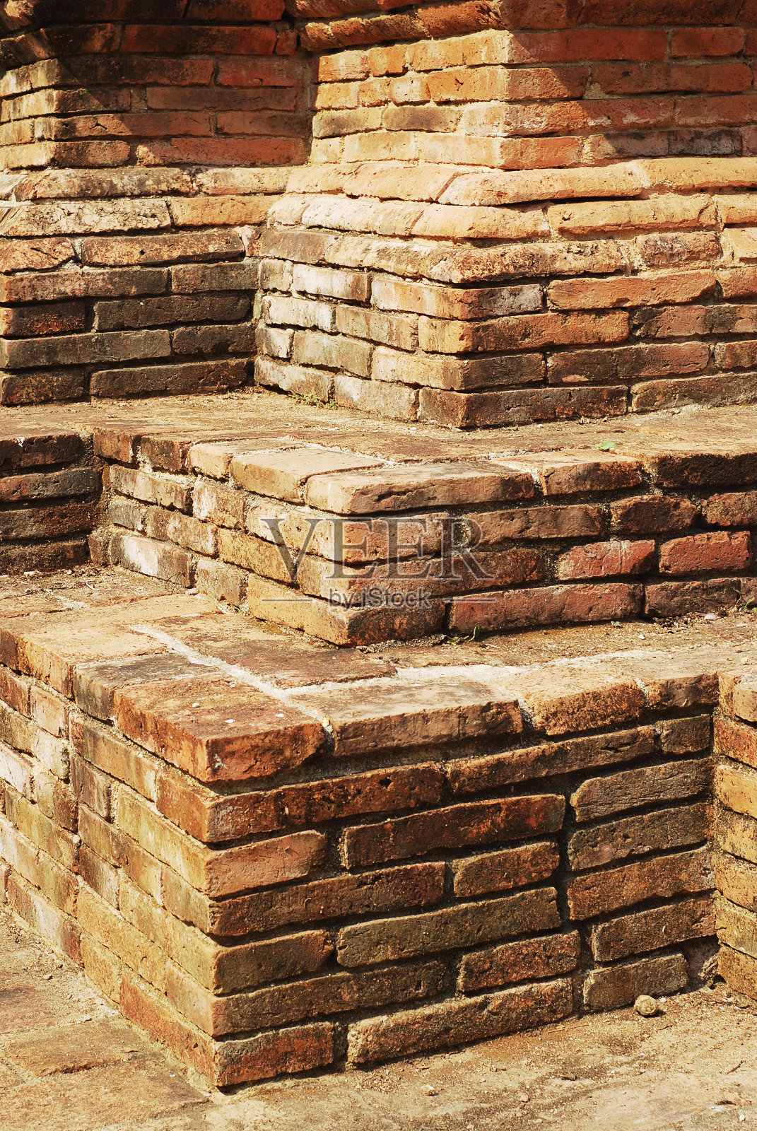 佛塔的旧砖楼梯照片摄影图片