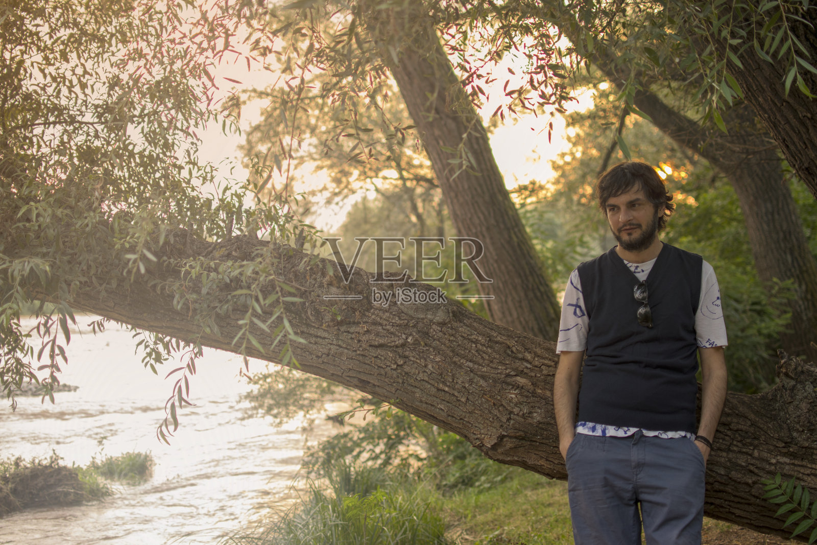 大胡子自由户外照片摄影图片