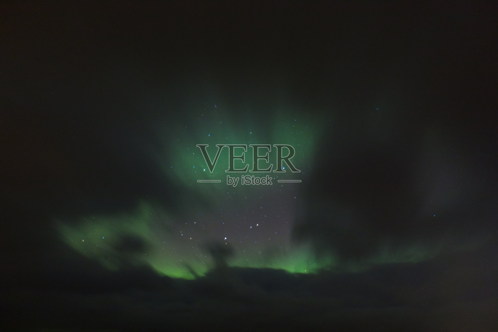 冰岛的北极光与星星共舞照片摄影图片