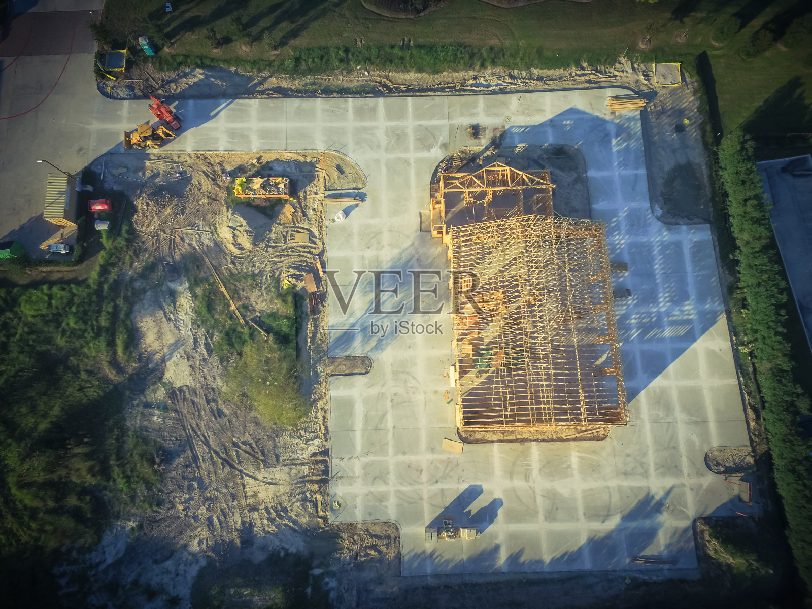 空中木屋商业建筑施工照片摄影图片