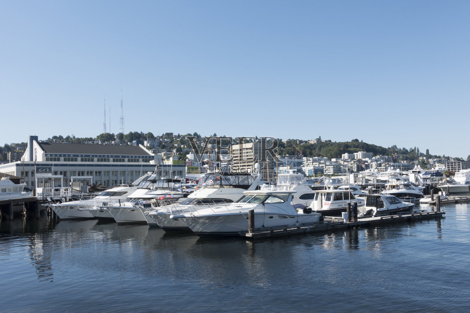 西雅图联合湖码头上的游艇照片摄影图片