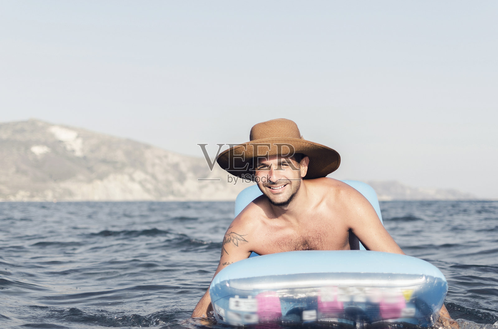 古巴人在海上照片摄影图片