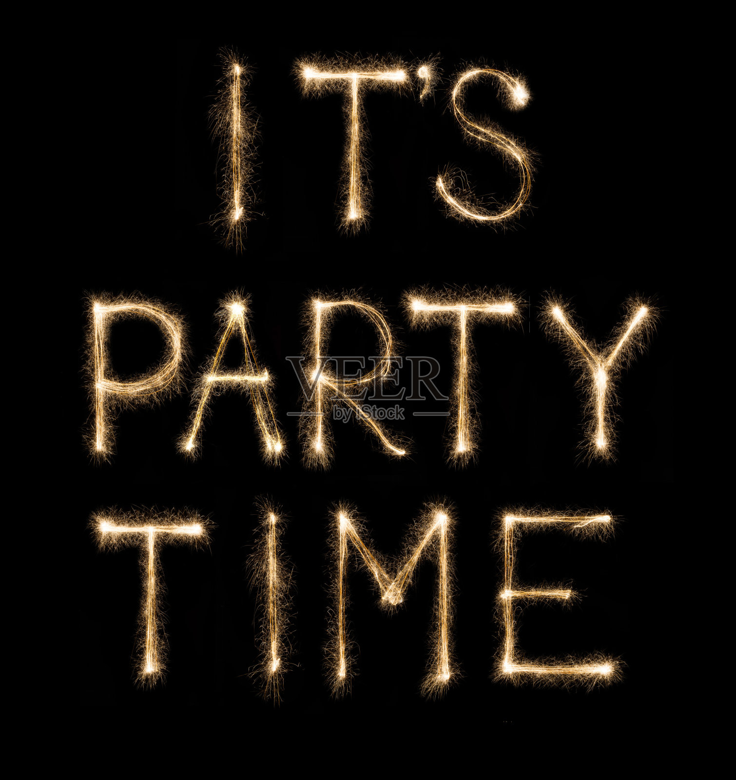 在黑色的背景上，闪耀的烟火书写的文字是派对时间照片摄影图片