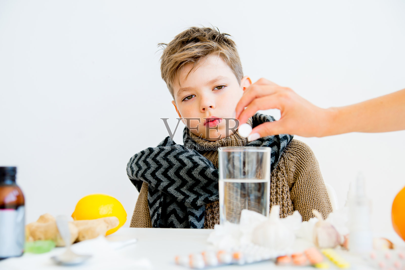 男孩有流感照片摄影图片