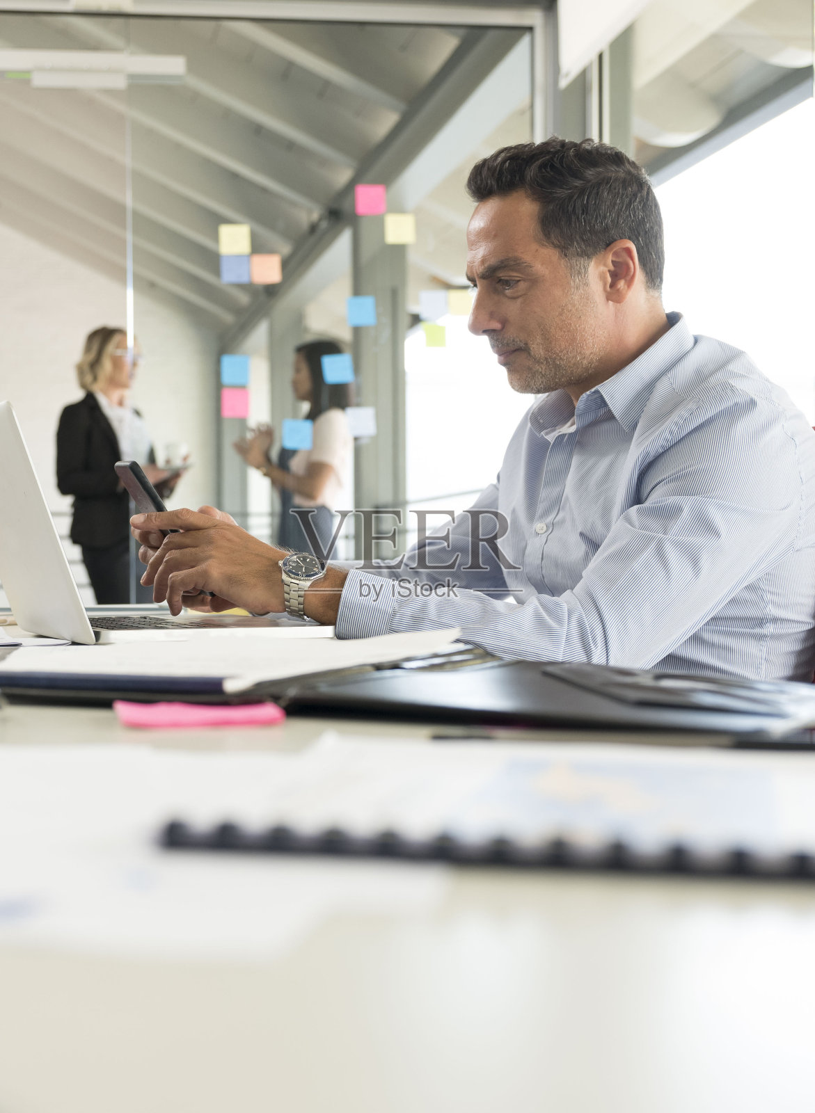 业务合作伙伴照片摄影图片