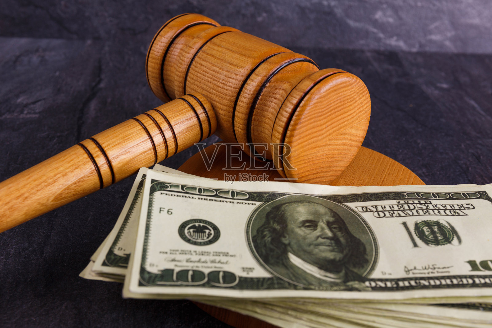 法槌和美元特写照片摄影图片