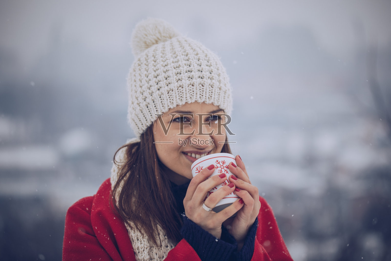 享受一杯热茶照片摄影图片