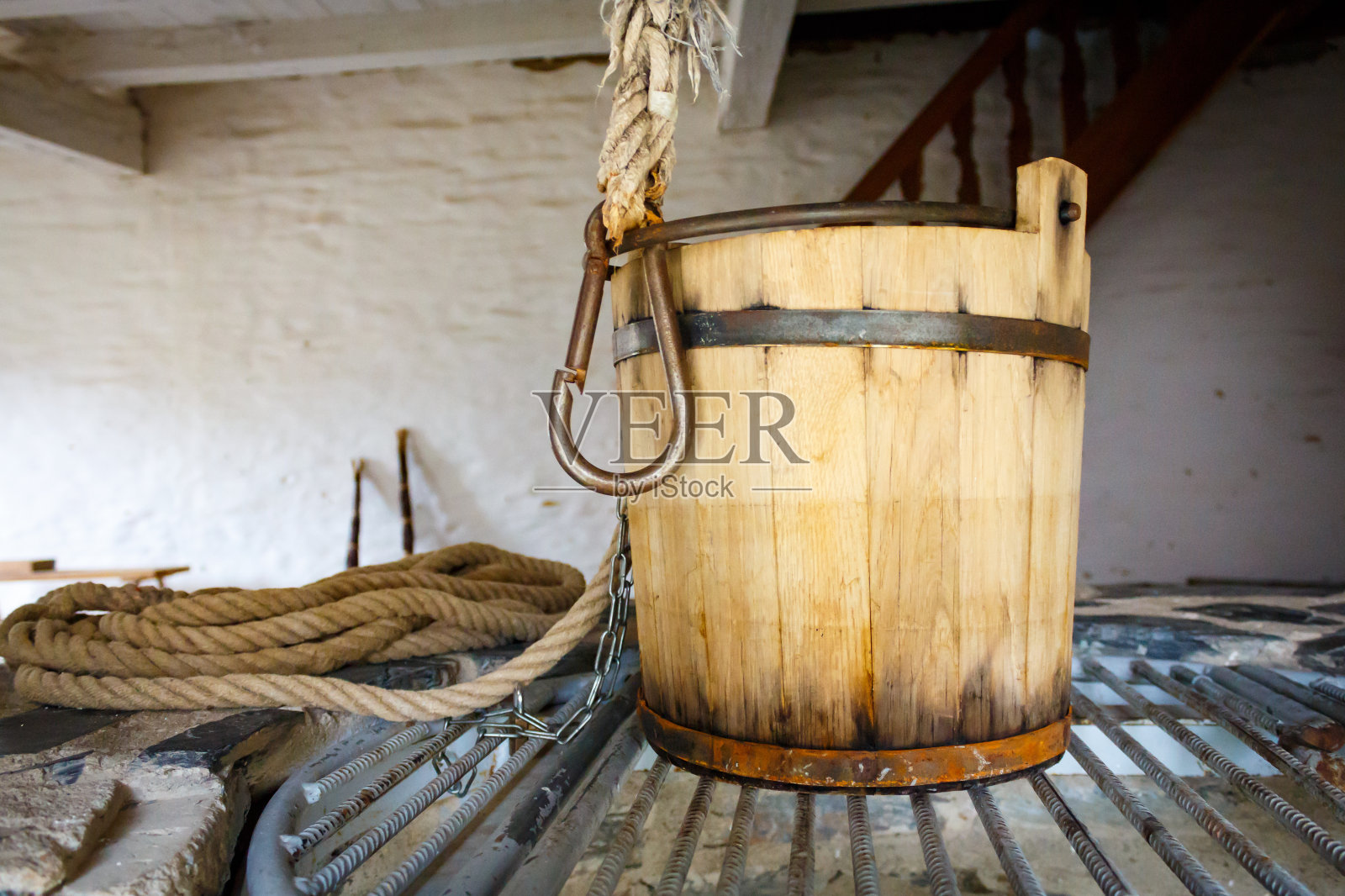 旧的、木制的桶照片摄影图片