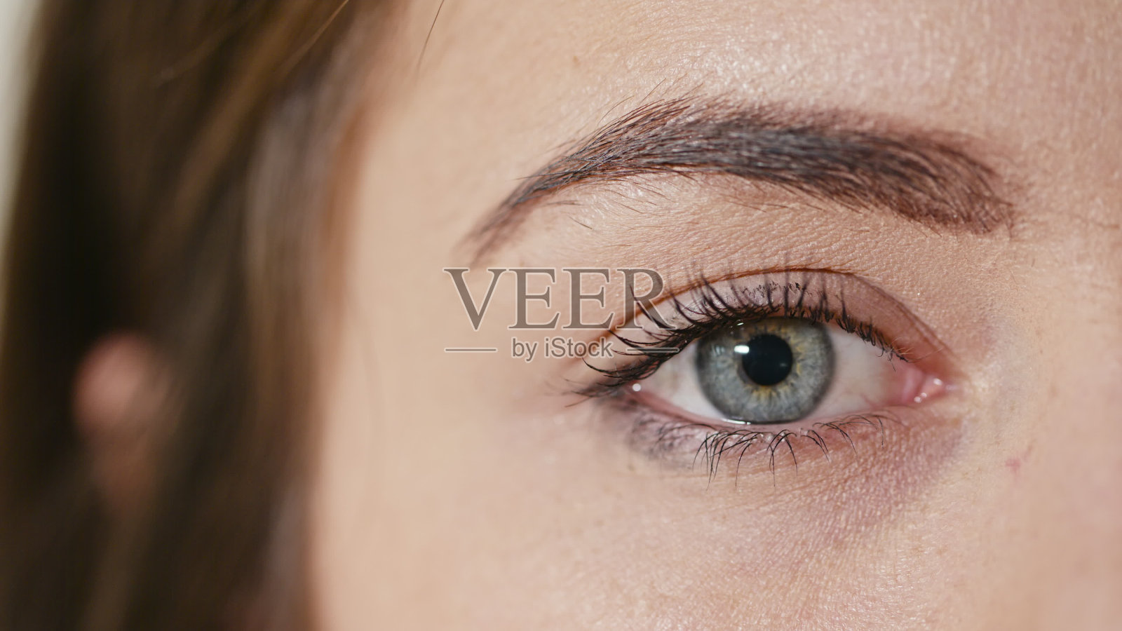 瞳孔收缩的人眼照片摄影图片