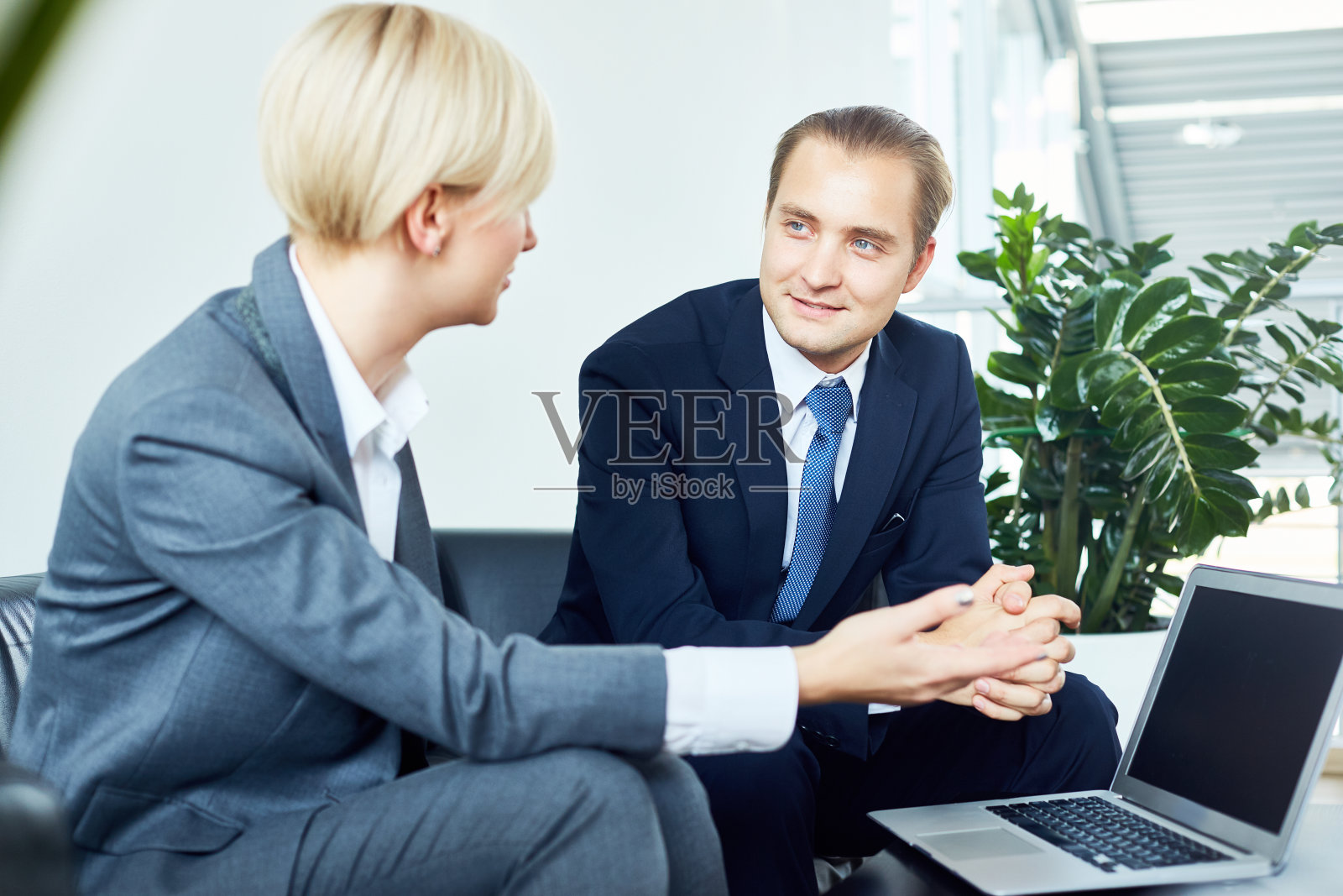 有经验的顾问，协助商人发展照片摄影图片