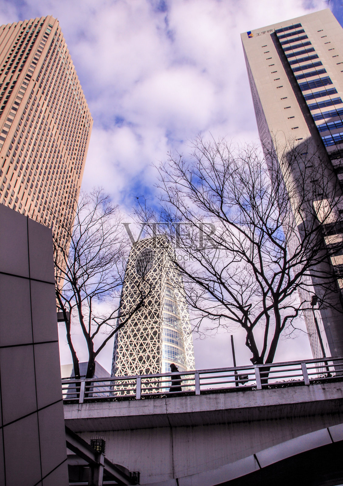 日本的体系结构。在东京的摩天大楼。照片摄影图片