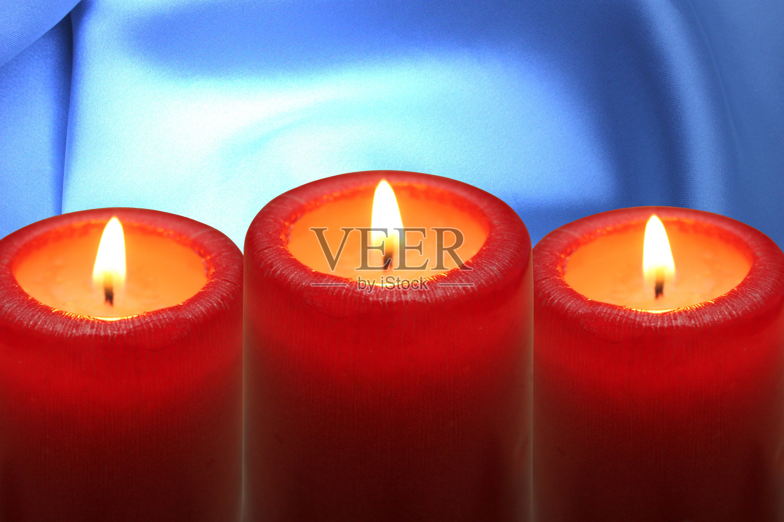 光明节点燃的蜡烛照片摄影图片