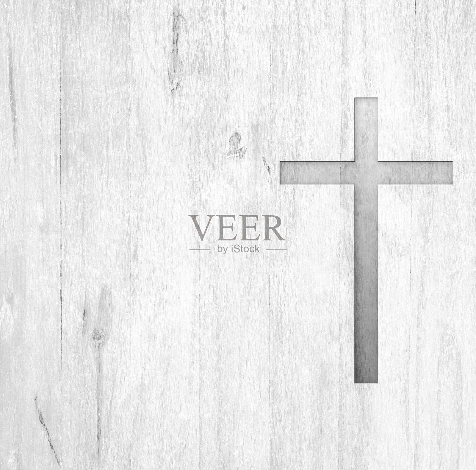 白色老基督教的象征十字架形状作为信仰的标志在一个肮脏的木头纹理照片摄影图片