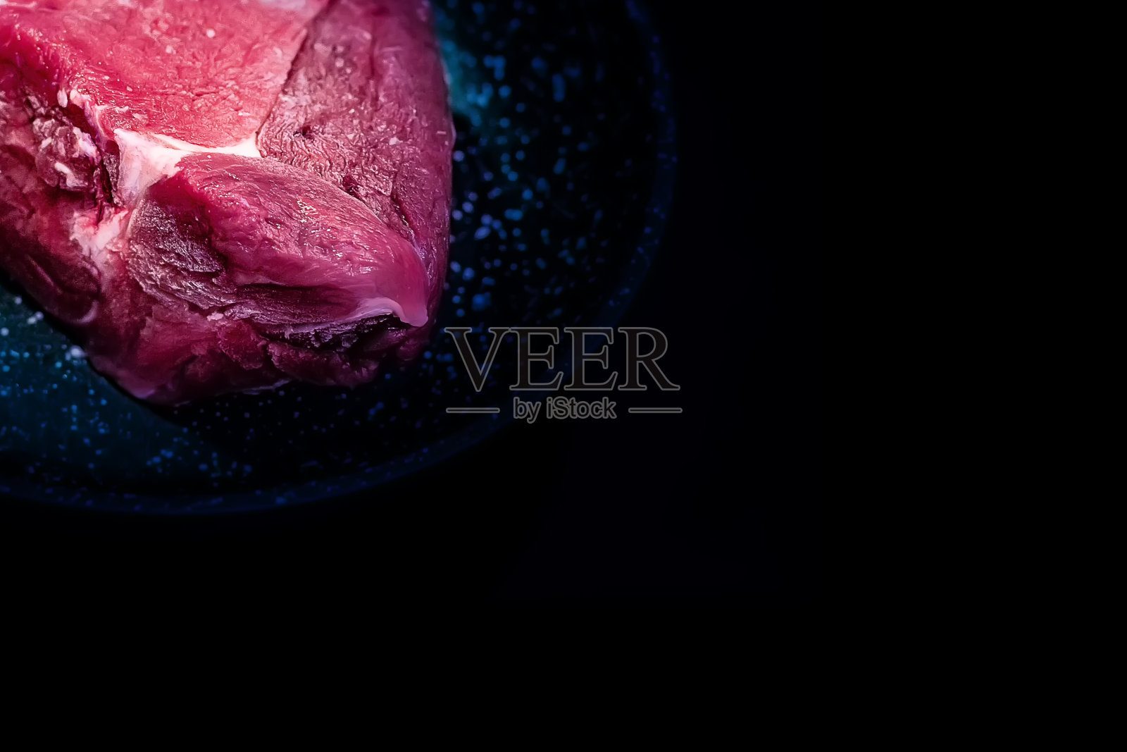 新鲜的生牛肉片照片摄影图片