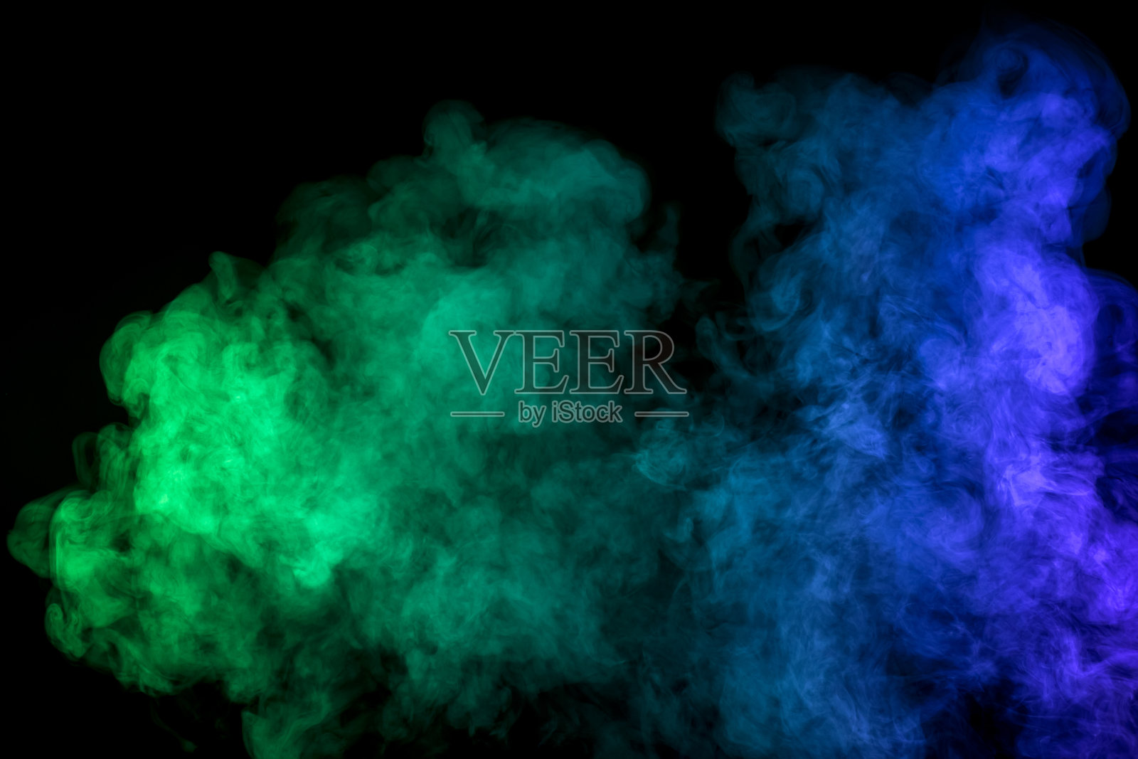 背景来自电子烟的烟雾照片摄影图片